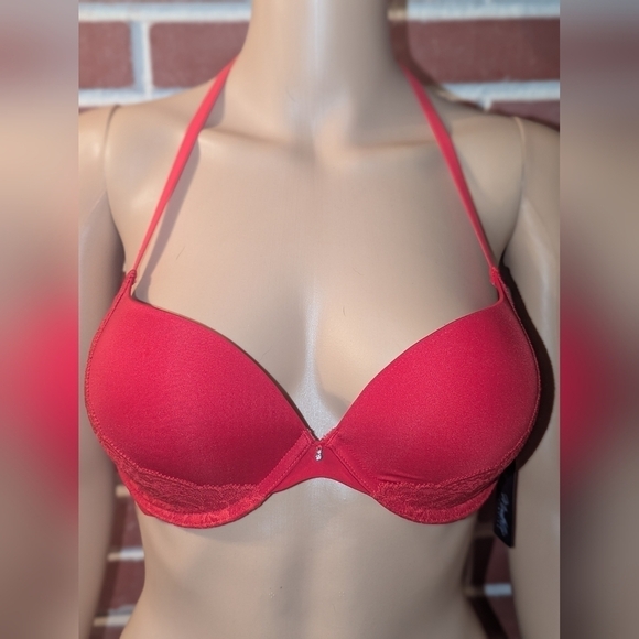 New without tags. Red Convertible Montelle Bra. 34C. - Picture 13 of 15